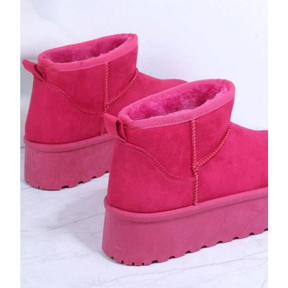 𝙇𝙖𝙨𝙩 5, 6 & 8 🖤𝘾𝙤𝙯𝙮 𝘾𝙝𝙧𝙞𝙨𝙩𝙢𝙖𝙨 𝘽𝙤𝙤𝙩 - Picture 6 of 11